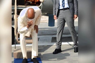 'Never Imagined in Dreams': President Kovind Bows, Touches Ground Upon Reaching Native Village in UP