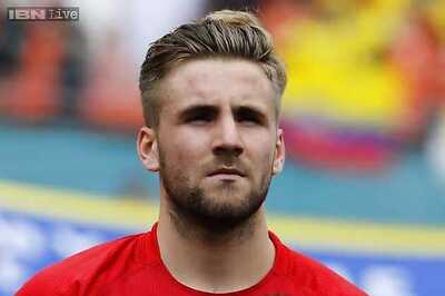Manchester United's Luke Shaw out for four weeks