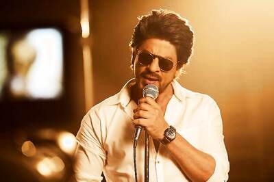 Shah Rukh Khan Completes 27 Years in Bollywood, Fans Congratulate King of Romance