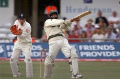 Pak battle back after England flurry