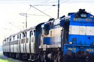 Signal Failure Disrupts Mumbai Suburban Train Services of Central Railway