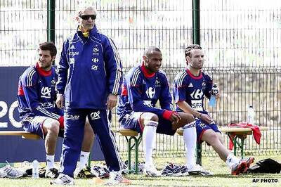 Zinedine Zidane critical of France team