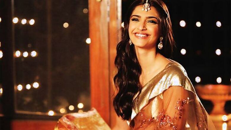 I am single, says Sonam Kapoor