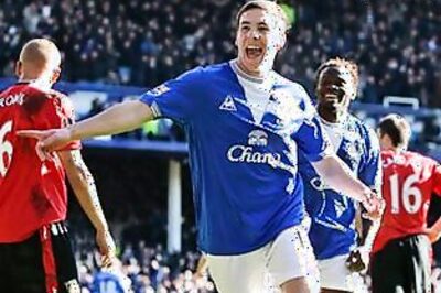 Everton resurgence shocks Manchester United