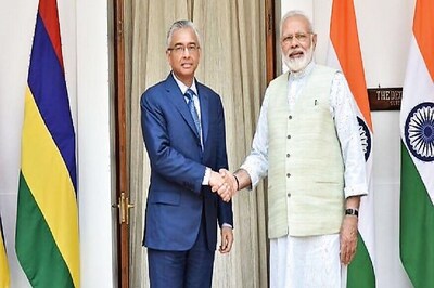 Modi Meets Mauritian PM Pravind Jugnauth, Discusses Ways to Deepen Bilateral Ties