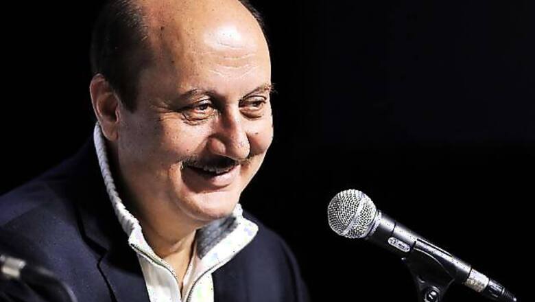 Anupam Kher extends birthday greetings to LK Advani on Twitter