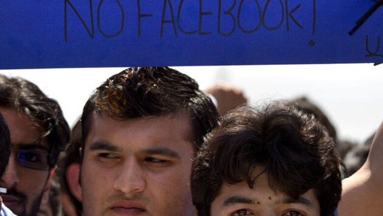 Internet blockade in Pakistan continues