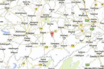 Wanted dacoit carrying cash reward arrested in Guna