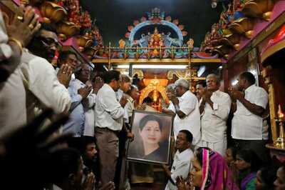 Silent Procession by AIADMK Women to Pay Homage to Jayalalithaa