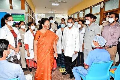 MoS Railways Darshana Jardosh Visits Northern Railway Hospital In Delhi