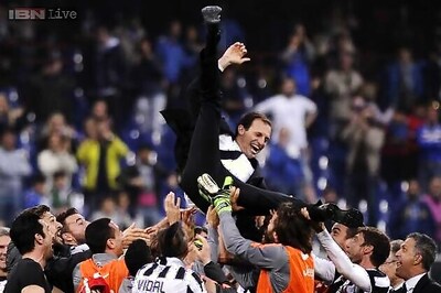 Juventus add a touch of controversy to Serie A title win