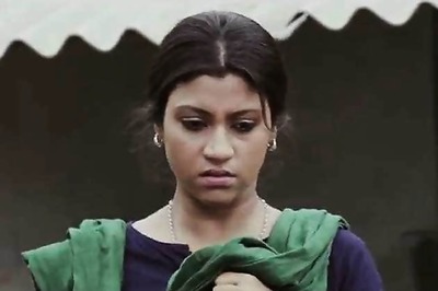 Konkana plays a journalist in 'Shoonyo Awnko'