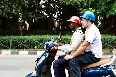 Rahul Chats with Delivery Partners in Bengaluru, Assures Congress Poll Promise of Gig Workers' Welfare Board with Corpus of Rs 3,000 Crore