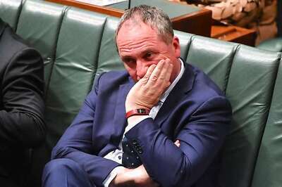 Australian Deputy PM Resigns from Cabinet After Extramarital Affair Scandal