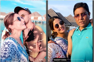 'Fam Jam' for Hina Khan in Maldives with Family and Beau Rocky Jaiswal