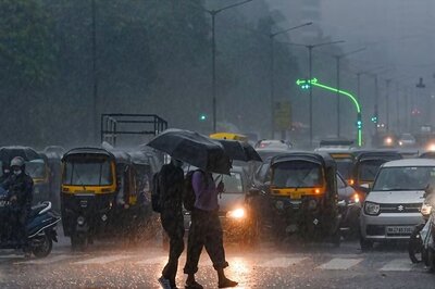 Maximum Temperature in Delhi at 39.2 Degrees Celsius, Met Office Predicts Thunderstorm on Sunday