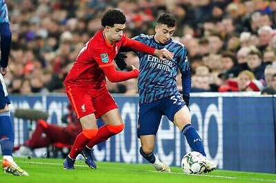 Arsenal Holds Out For 0-0 At Liverpool After Xhaka Red Card