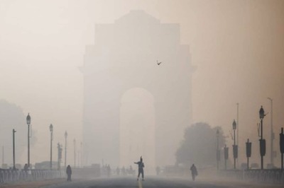Delhi's Air Quality Index Hovers in Moderate Level, City Likely to Witness Clear Sky