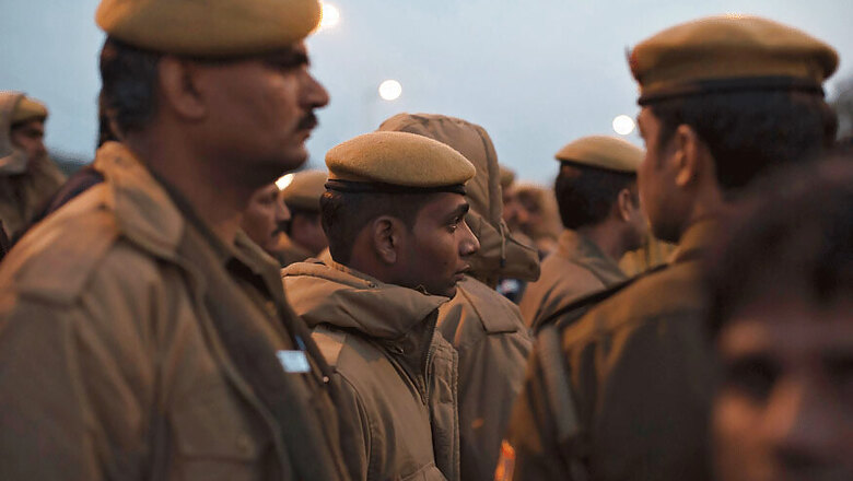Kerala Police Launch Crackdown on PFI, Raid Offices, 'Religious Centres'