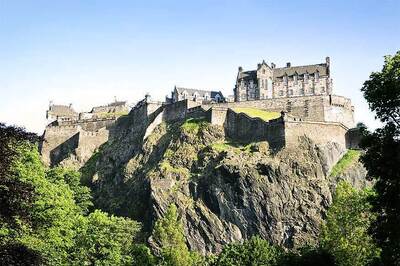 Edinburgh Raises Alarm on Potential For Over-crowding And Unsustainable Tourism