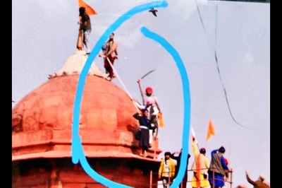 Man Seen Brandishing Sword at Red Fort on Republic Day Arrested