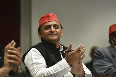 Akhilesh Announces Samajwadi Party's Plan to Contest State Polls Alone, Reserves Comment on Former Ally BSP