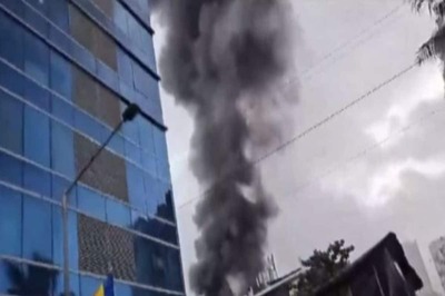 Mumbai: Massive Fire Breaks Out at Heera Panna Mall; No Injuries Reported | WATCH