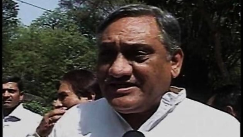 Vijay Bahuguna visits Chamoli to review relief ops