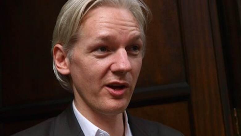 Pak lawyers to honour Assange