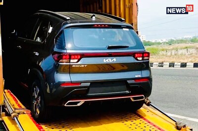 Kia Sonet with New Brand Logo Spotted Arriving at Dealerships, Here's How it Looks