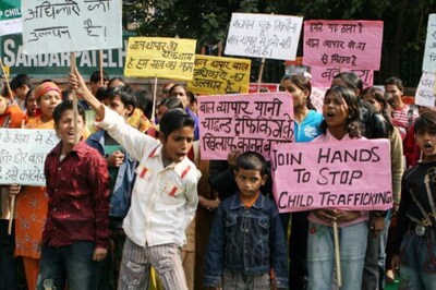 Police claim to have busted gang trafficking children to US