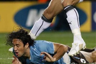 Solid Egypt edge past hapless Italy