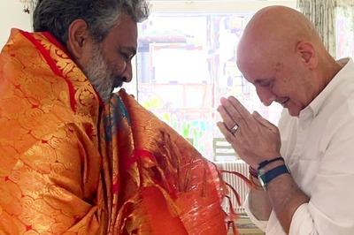 Anupam Kher Meets SS Rajamouli in Hyderabad, Wraps a Shawl Around Him as a Sign of Respect