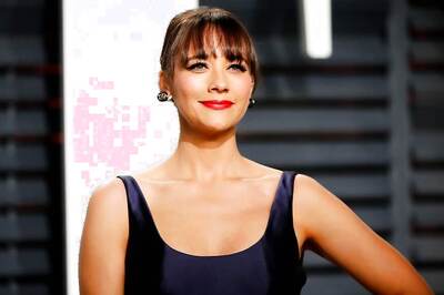 Rashida Jones Unveils Her 'Imperfectly Perfect' Side For Almay