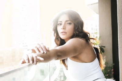 Sexy! Shama Sikander Looks Sultry As She Flaunts Her Curves In White Dress, Hot Photo Goes Viral