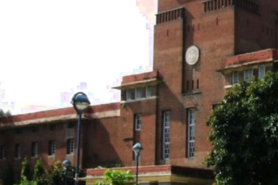 DU Top Body Members Urge VC to Amend New Curriculum