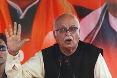 Advani mocks Third Front, says it doesn't exist