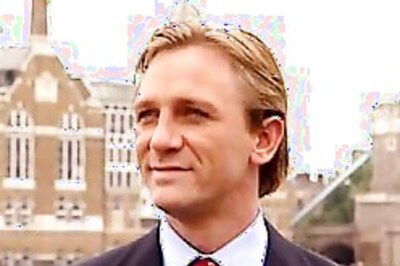 Bond to lock lips with a man