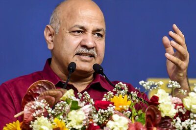 Delhi Liquor Policy Row: CBI Raids Dy CM Manish Sisodia's Home, Search On at Nearly 20 Locations