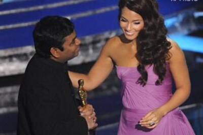 Rahman wins 2 Oscars; Slumdog bags 8 in all