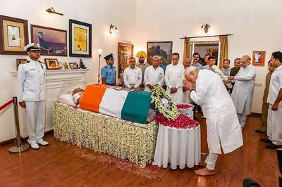 Modi Pays Last Respects to Atal Bihari Vajpayee at His Residence, Says Lost a Father Figure| Live Updates
