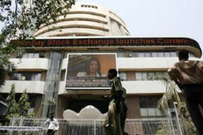 Sensex tops 15,000; Tata Motors, ITC up
