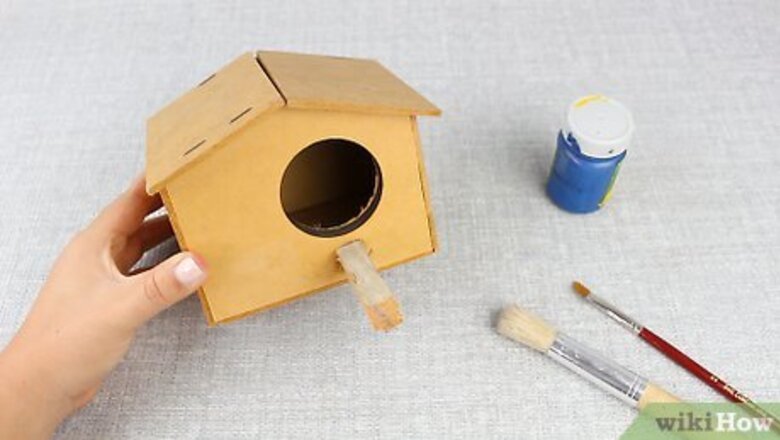 How to Decorate a Bird House