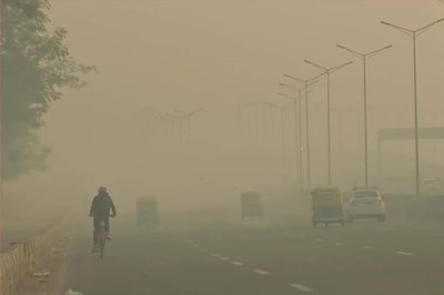 Delhi Records 'Poor' Air Quality; Likely to Improve Due to Strong Winds and Light Rain