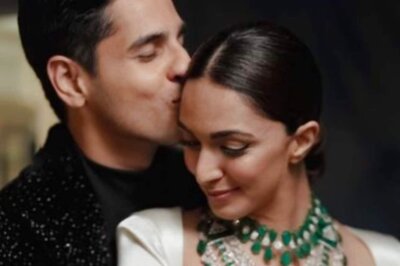 Sidharth Malhotra's Mushy PDA With Wife Kiara Advani Breaks The Internet, Check It Out