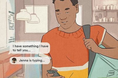 How to April Fools' Prank Your Boyfriend Through Text