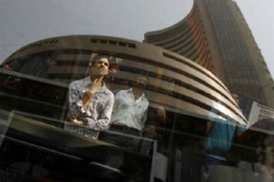 BSE Sensex falls nearly 1 pct, Satyam tumbles