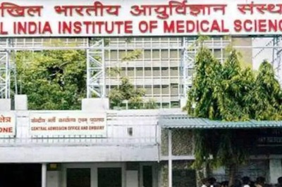 AIIMS Nurses' Union Goes on Strike Hours After Hospital Suspends Its President