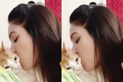 Taarak Mehta Ka Ooltah Chashmah's Munmun Dutta AKA Babita Ji Cuddles Her Cat, Watch Video