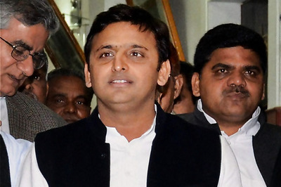 UP government's book praising Mayawati leaves Akhilesh embarassed